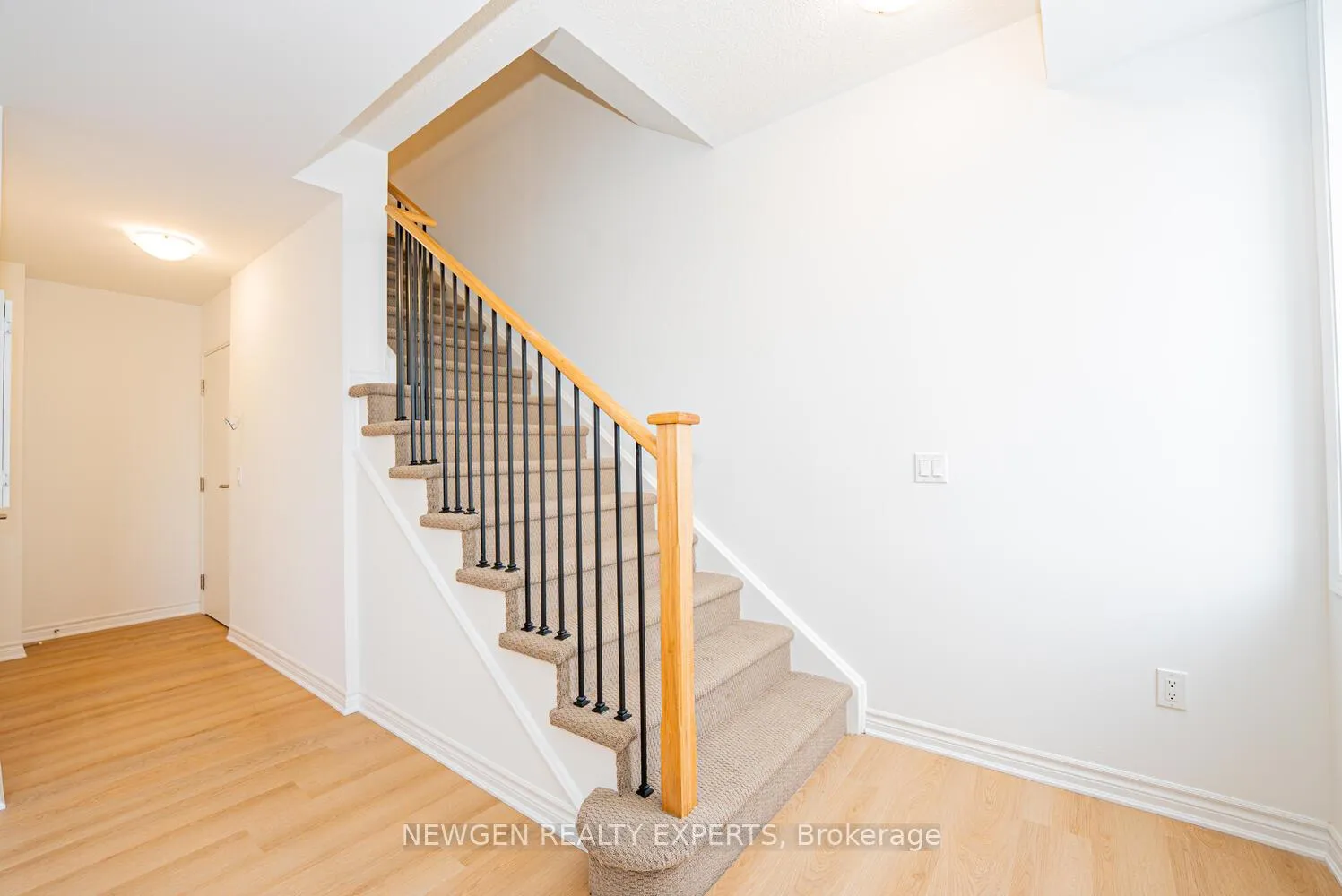 Photo 14 of Unit 15, 4320 Ebenezer Road, Brampton, Bram East — HOMEH