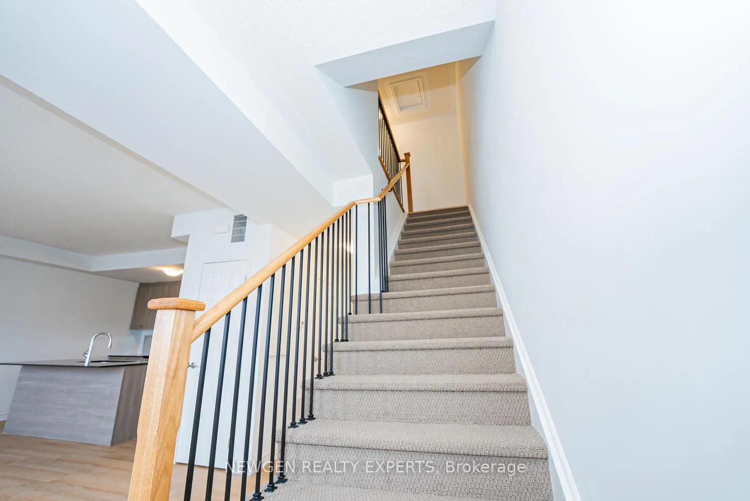Photo 15 of Unit 15, 4320 Ebenezer Road, Brampton, Bram East — HOMEH