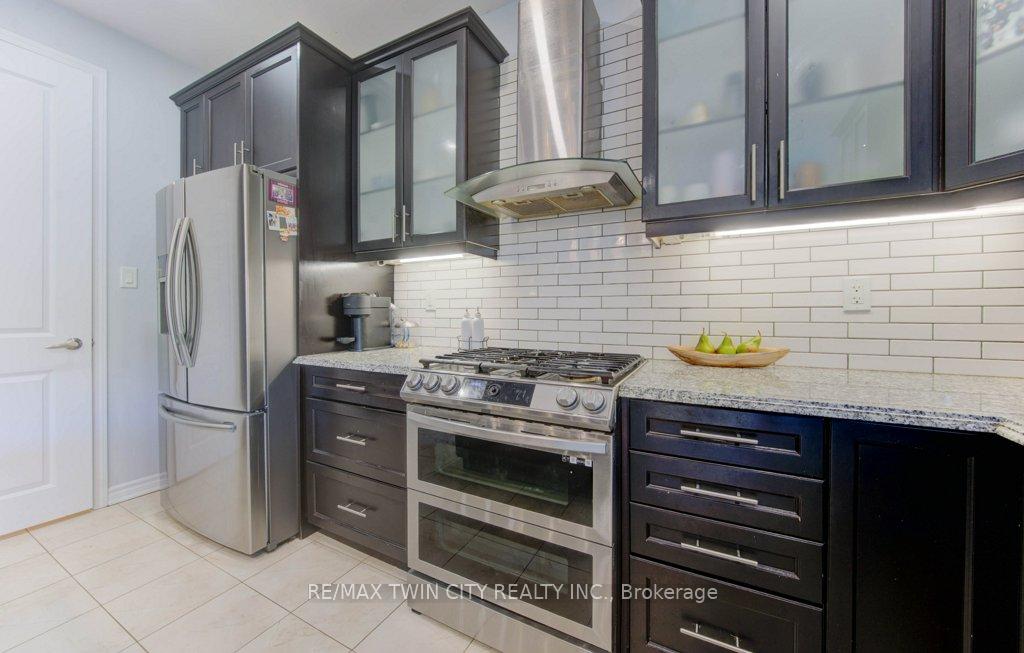 Photo 11 of 231 Grovehill Crescent, Kitchener, Rosenburg — HOMEH