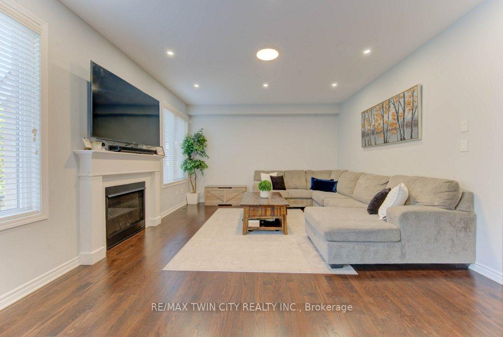 Photo 12 of 231 Grovehill Crescent, Kitchener, Rosenburg — HOMEH