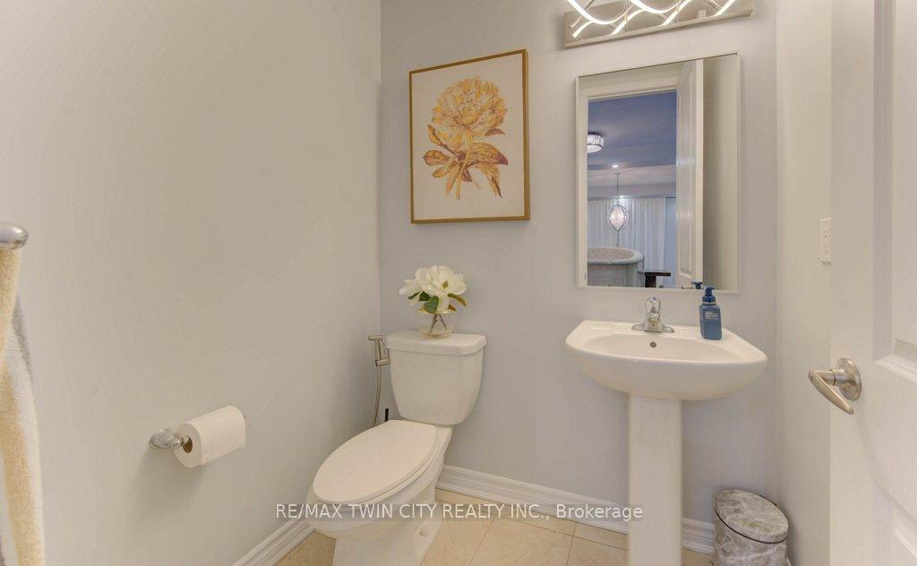 Photo 17 of 231 Grovehill Crescent, Kitchener, Rosenburg — HOMEH