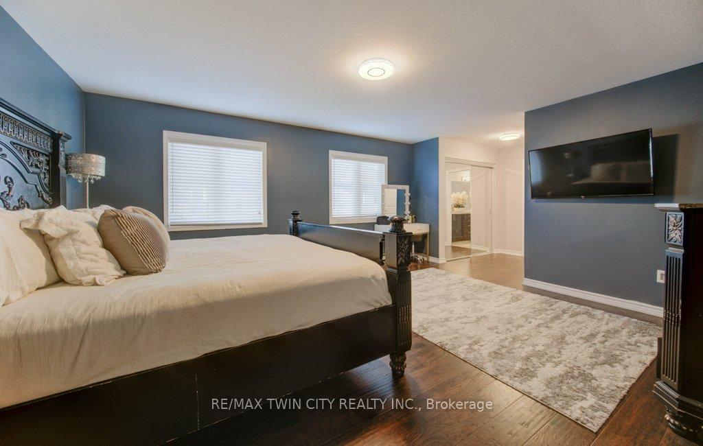 Photo 19 of 231 Grovehill Crescent, Kitchener, Rosenburg — HOMEH