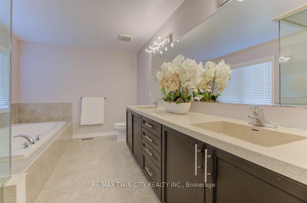 Photo 22 of 231 Grovehill Crescent, Kitchener, Rosenburg — HOMEH