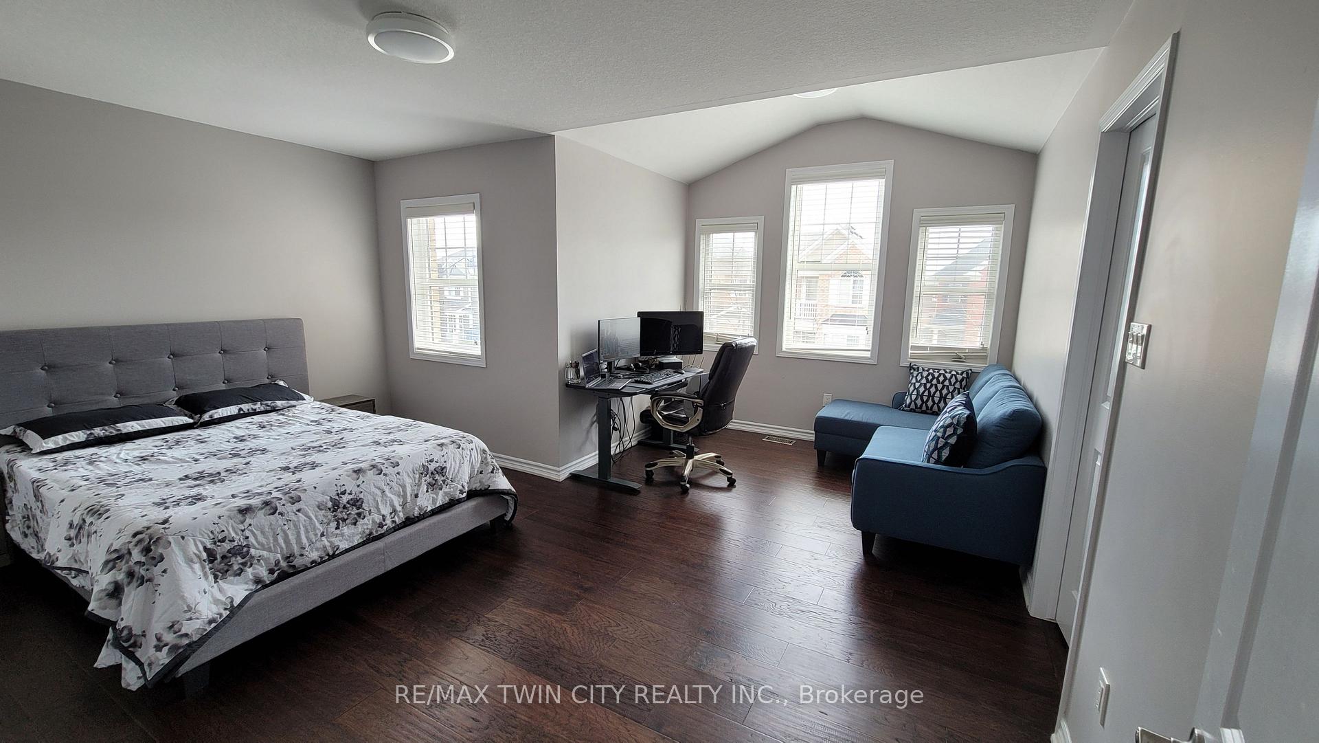 Photo 27 of 231 Grovehill Crescent, Kitchener, Rosenburg — HOMEH