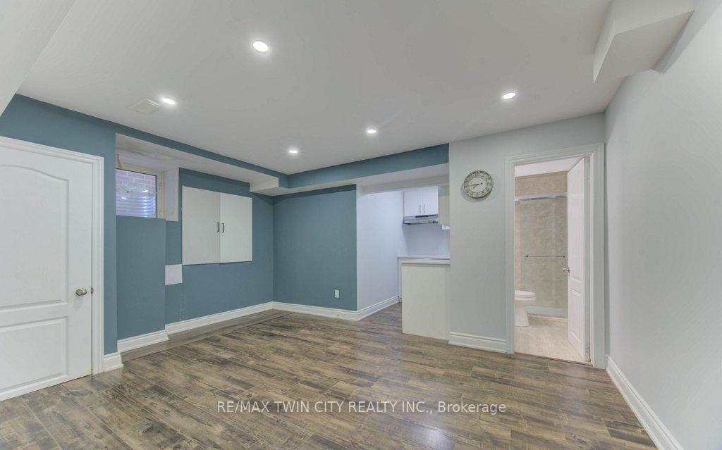 Photo 29 of 231 Grovehill Crescent, Kitchener, Rosenburg — HOMEH