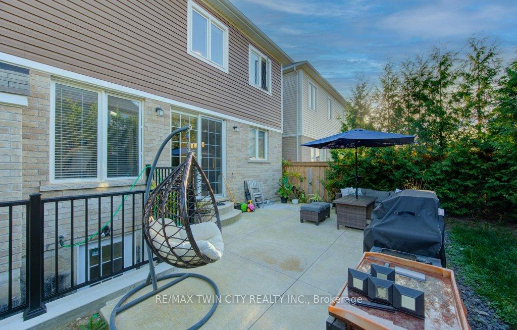 Photo 39 of 231 Grovehill Crescent, Kitchener, Rosenburg — HOMEH