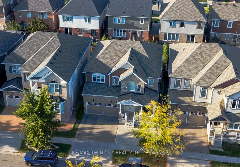 Photo 43 of 231 Grovehill Crescent, Kitchener, Rosenburg — HOMEH