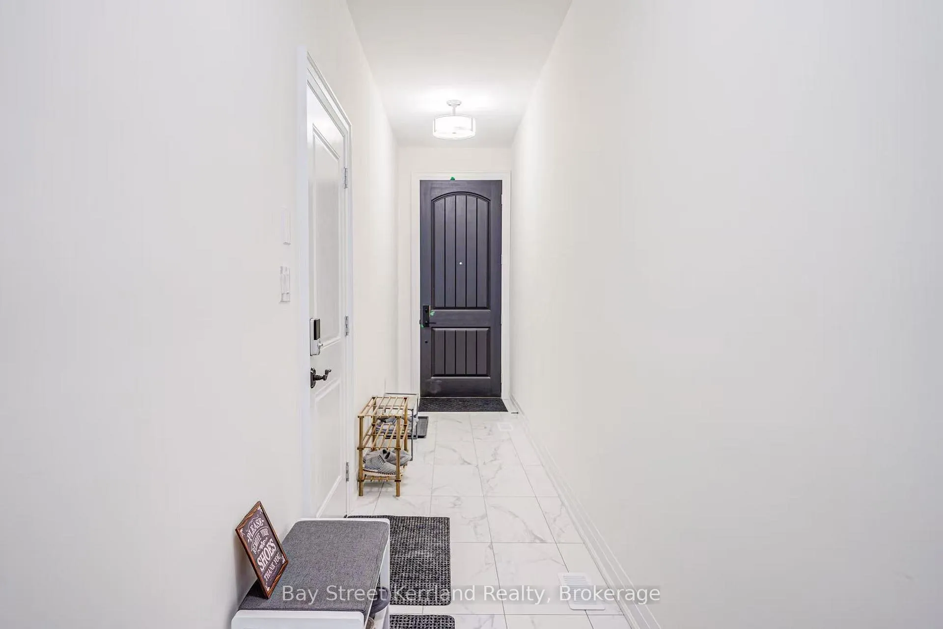 Photo 2 of 10 Silvermills Lane, Markham, Angus Glen — HOMEH
