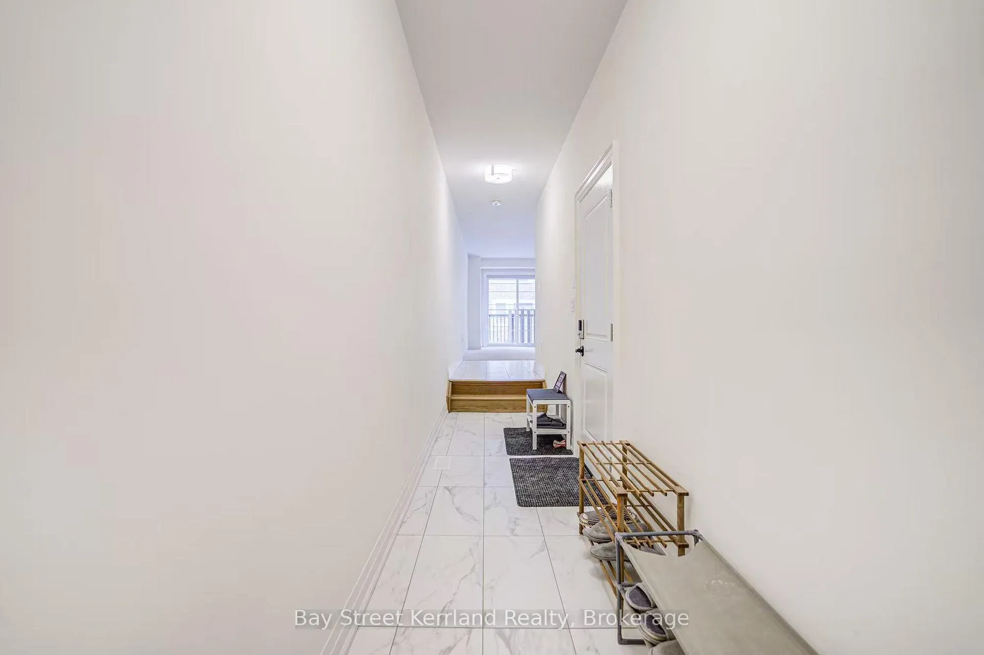Photo 3 of 10 Silvermills Lane, Markham, Angus Glen — HOMEH