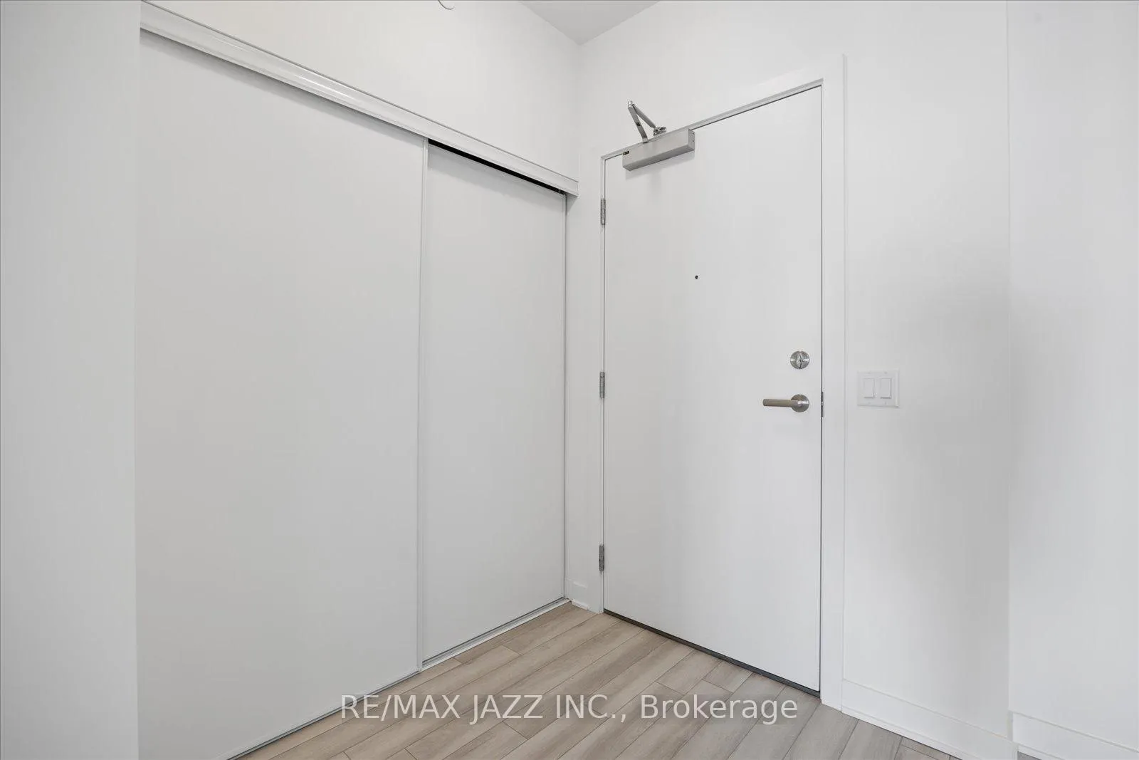 Photo 7 of Unit 610, 51 Clarington Boulevard, Clarington, Bowmanville — HOMEH