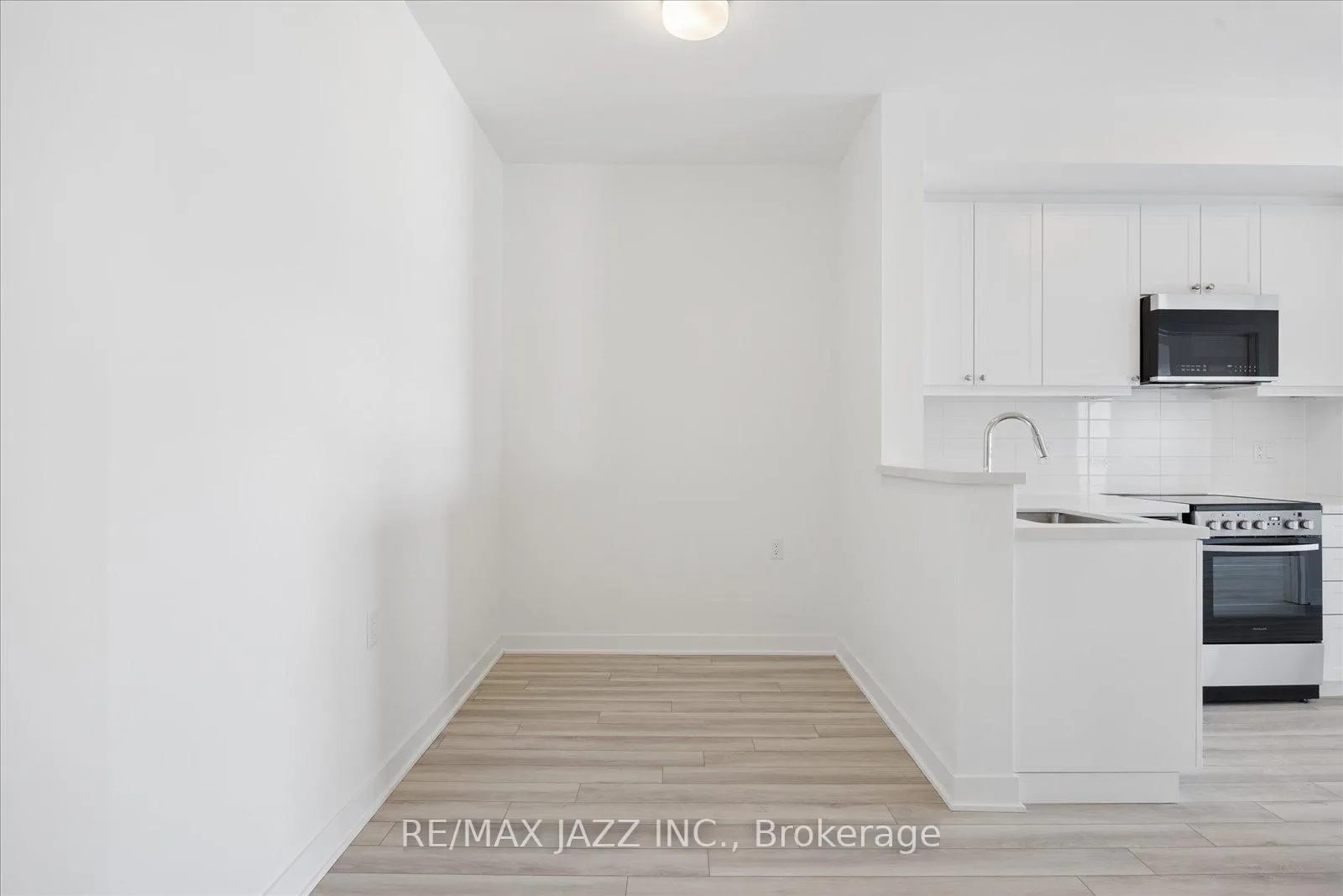 Photo 9 of Unit 610, 51 Clarington Boulevard, Clarington, Bowmanville — HOMEH