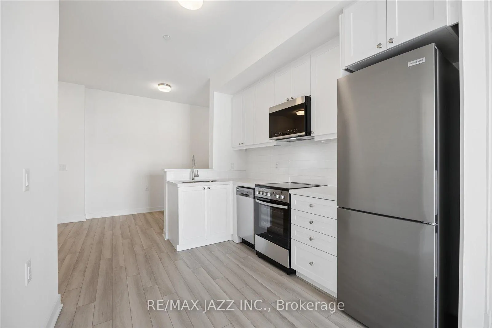 Photo 12 of Unit 610, 51 Clarington Boulevard, Clarington, Bowmanville — HOMEH