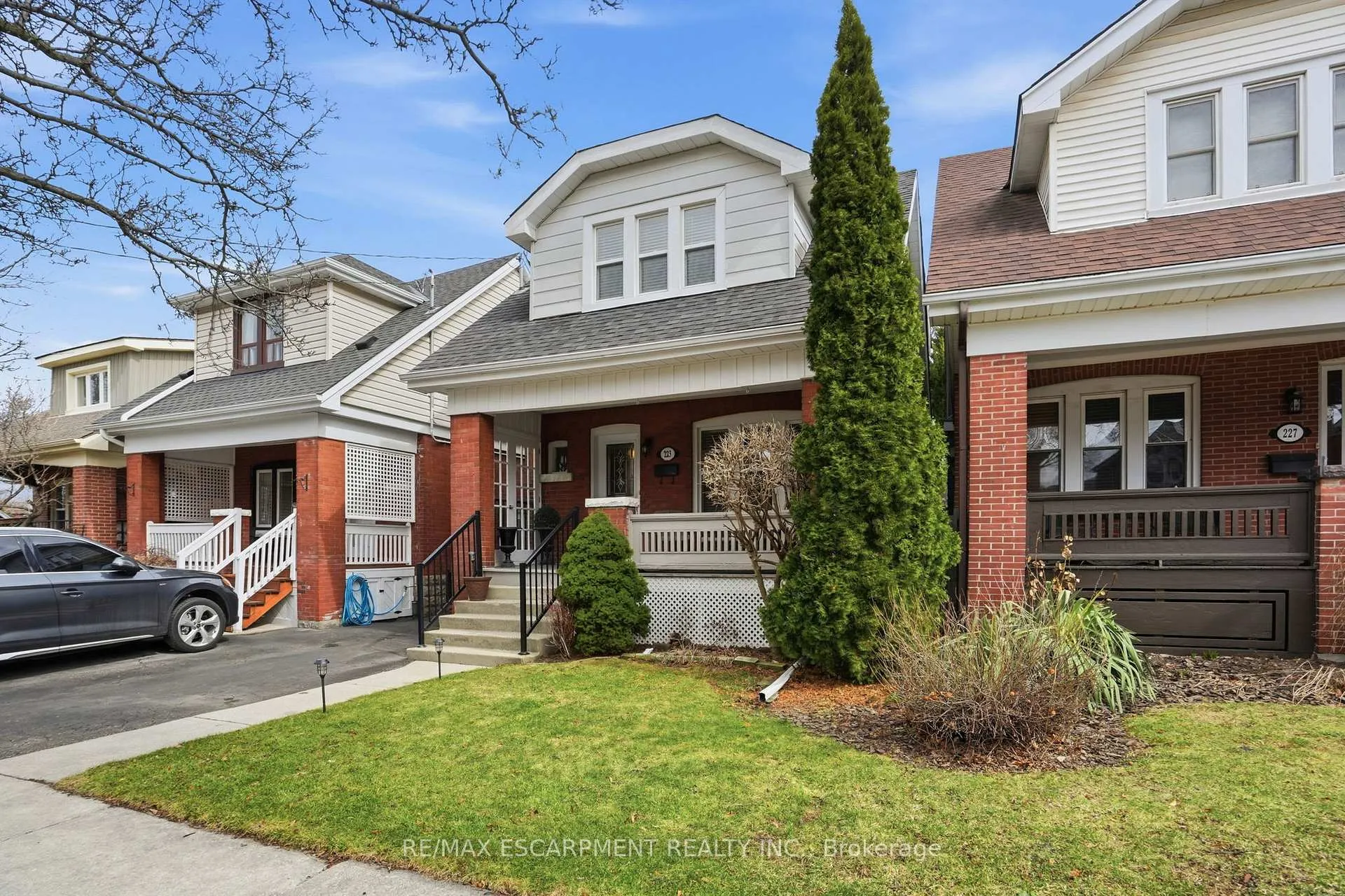 Photo 2 of 223 Park Row, Hamilton, Delta — HOMEH
