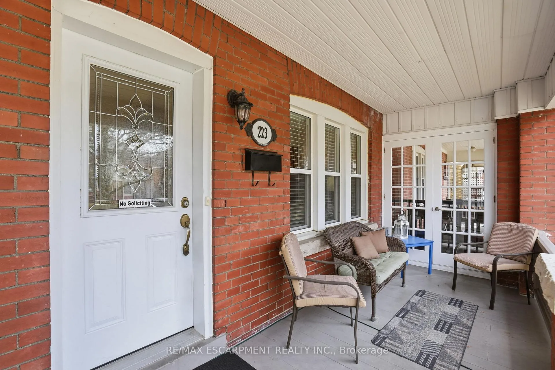 Photo 4 of 223 Park Row, Hamilton, Delta — HOMEH