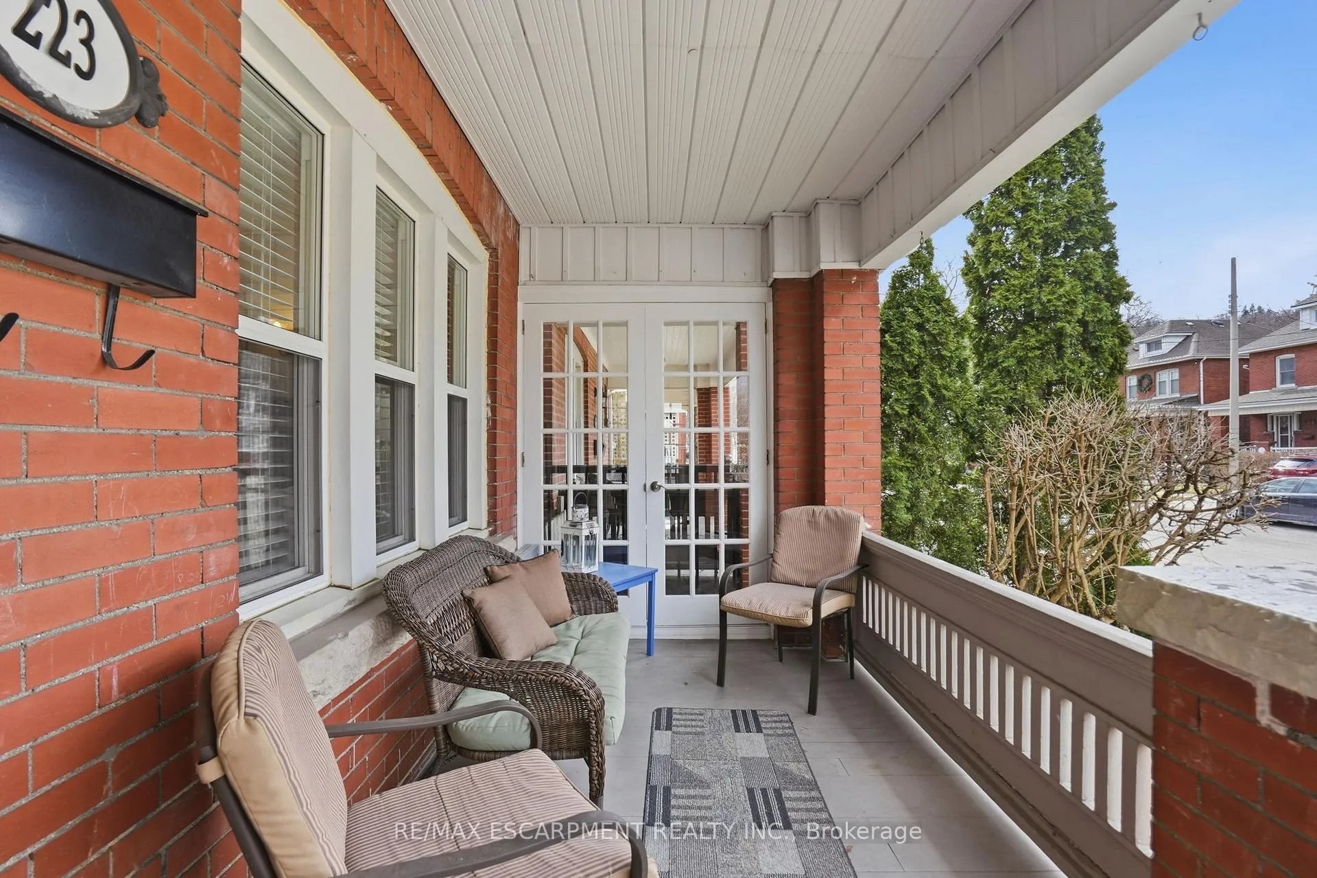 Photo 5 of 223 Park Row, Hamilton, Delta — HOMEH