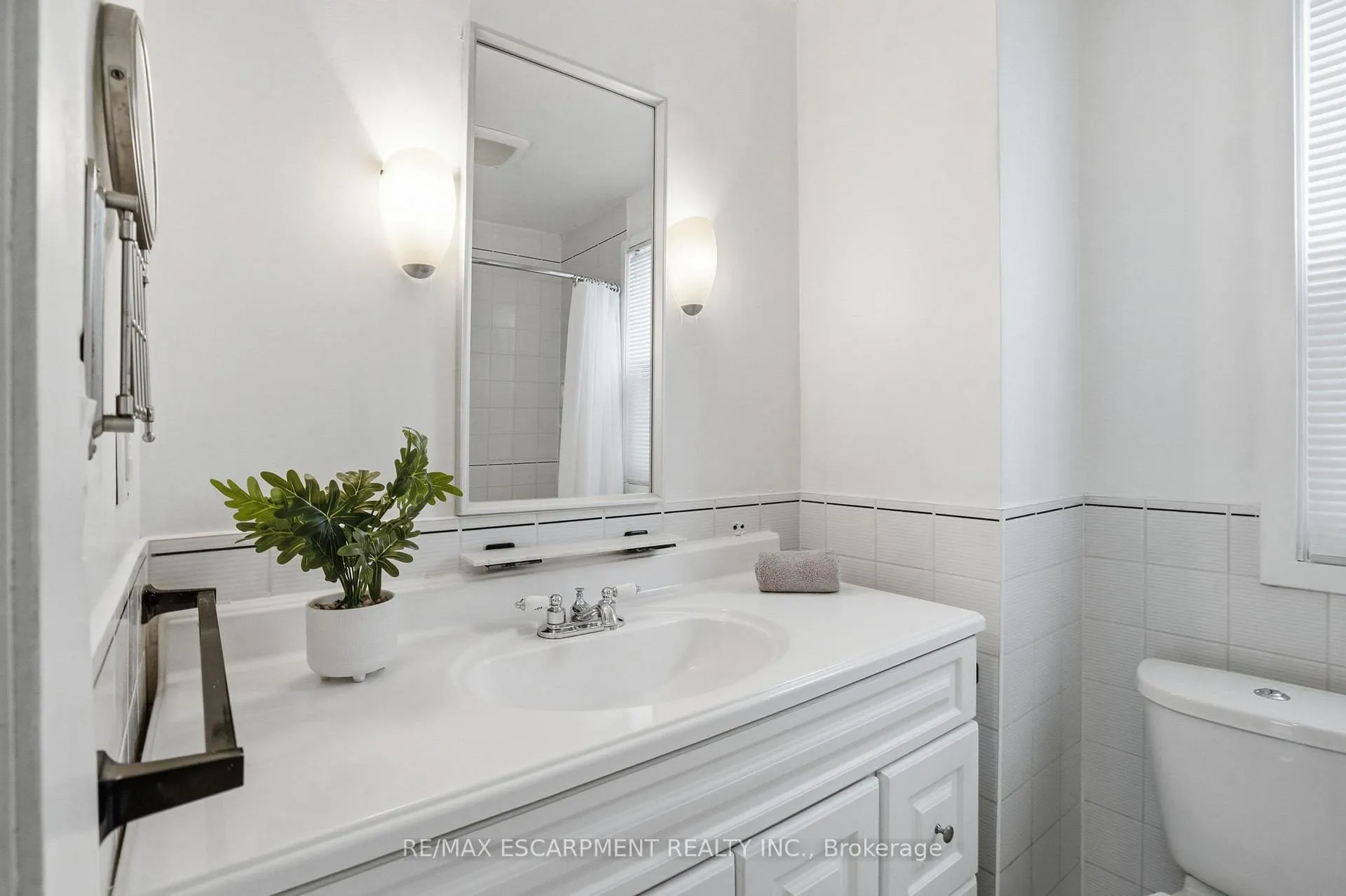 Photo 29 of 223 Park Row, Hamilton, Delta — HOMEH