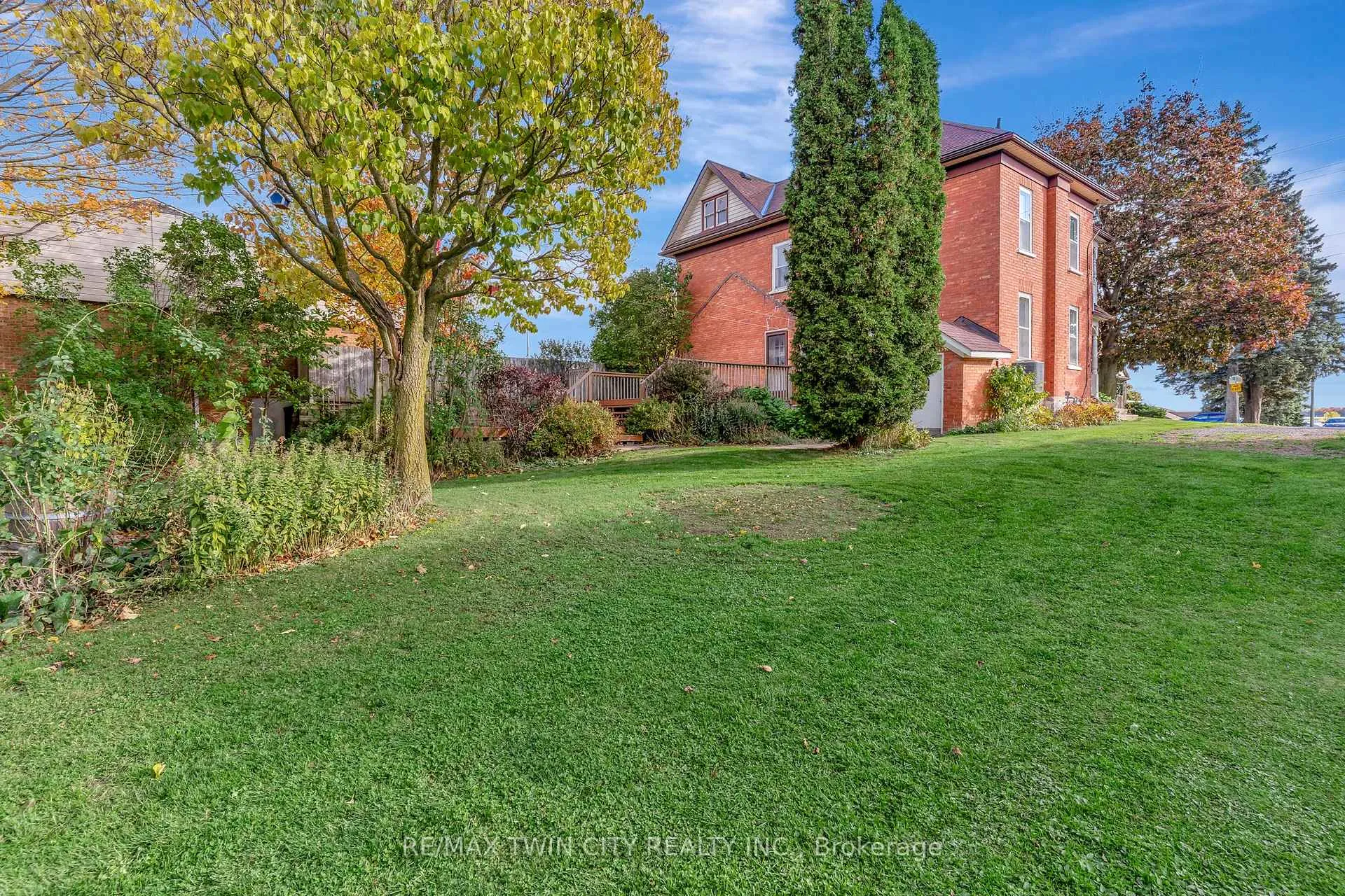 Photo 32 of 3545 Lobsinger Line, Wellesley — HOMEH