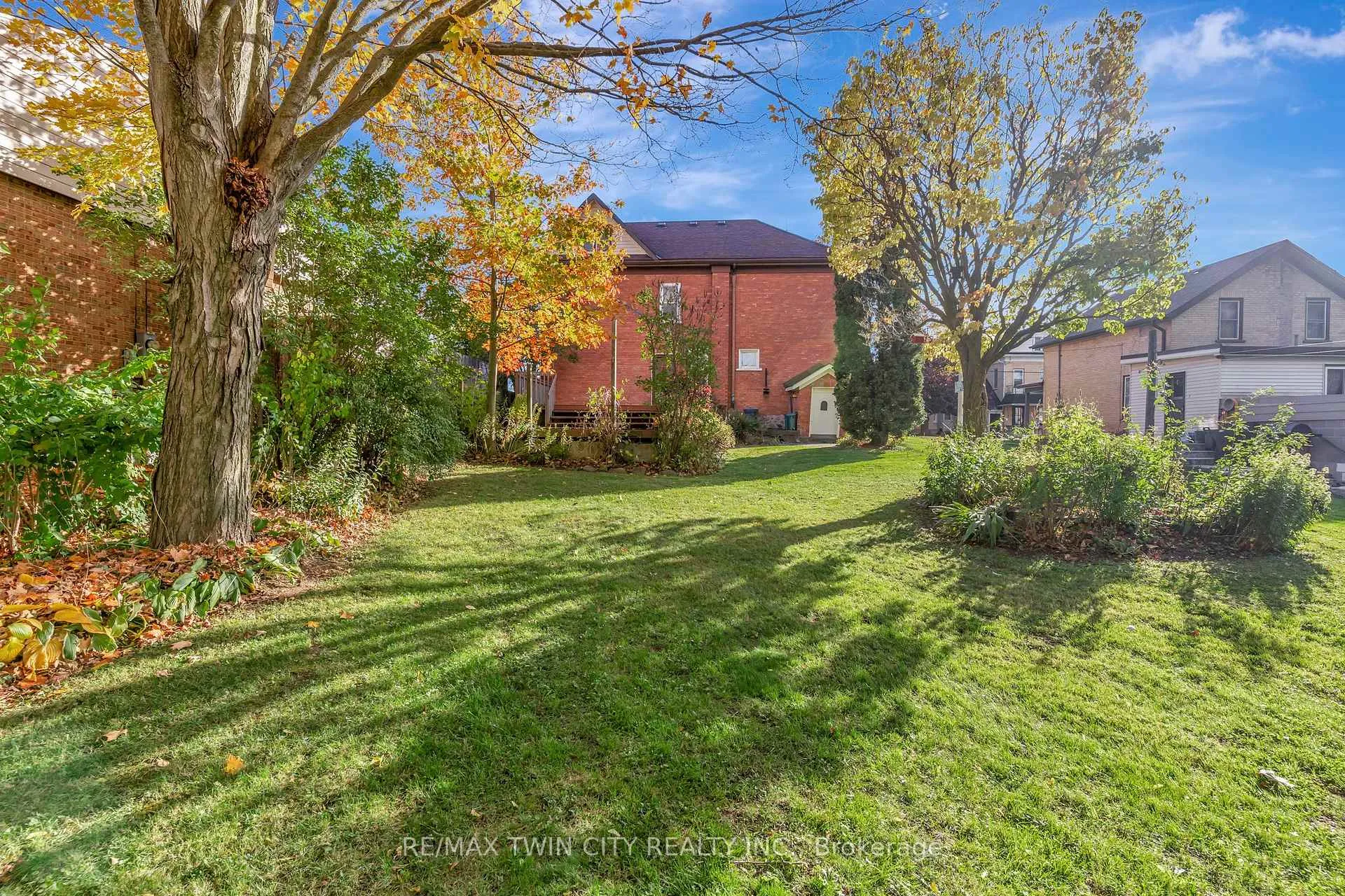 Photo 33 of 3545 Lobsinger Line, Wellesley — HOMEH