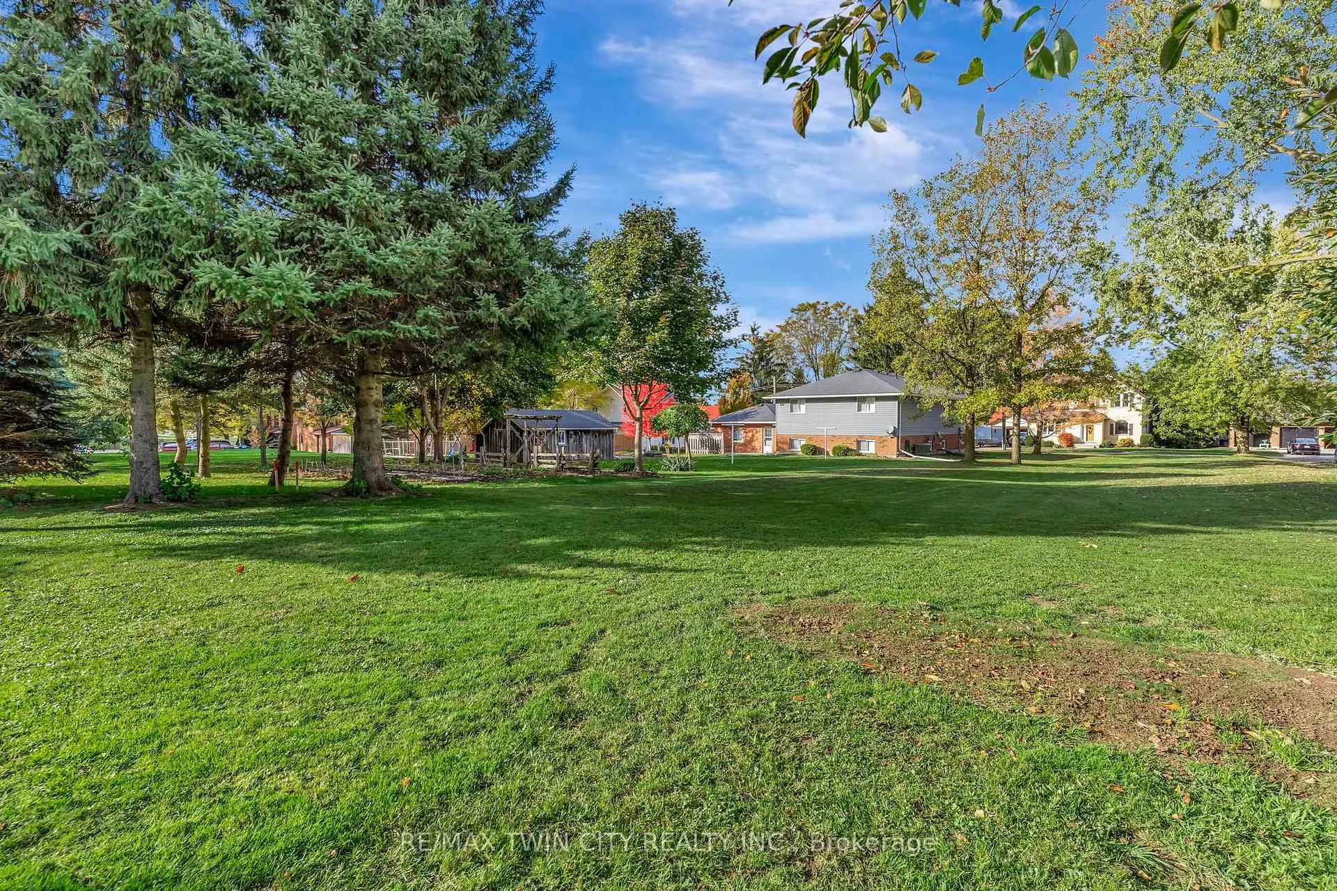 Photo 37 of 3545 Lobsinger Line, Wellesley — HOMEH