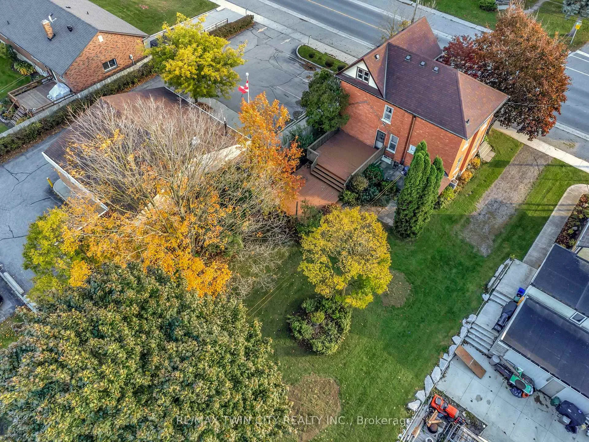 Photo 44 of 3545 Lobsinger Line, Wellesley — HOMEH