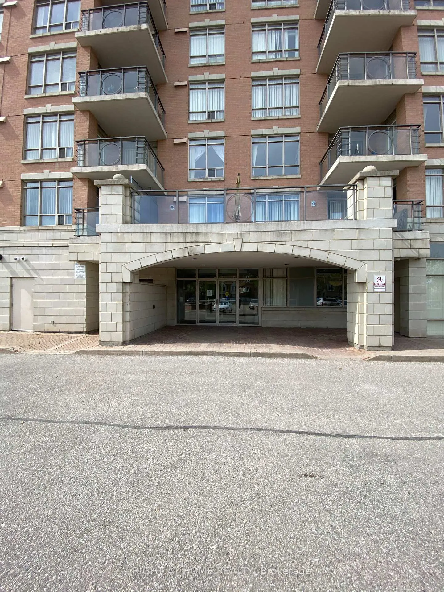 Photo 19 of Unit 811, 130 Pond Drive, Markham, Commerce Valley — HOMEH
