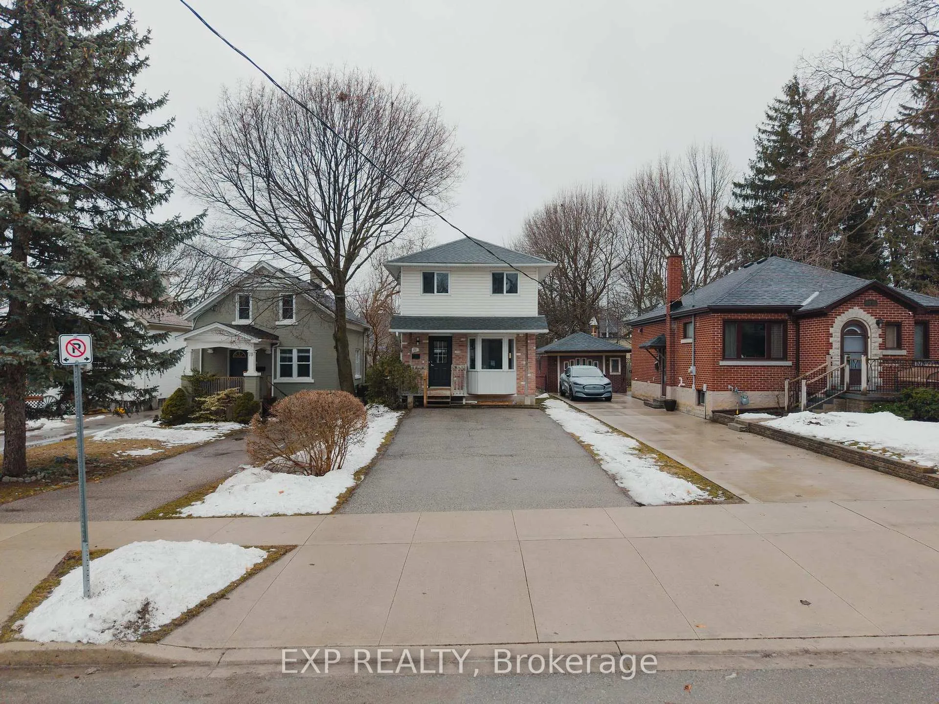 Photo 2 of 23 Talbot Street, Kitchener — HOMEH