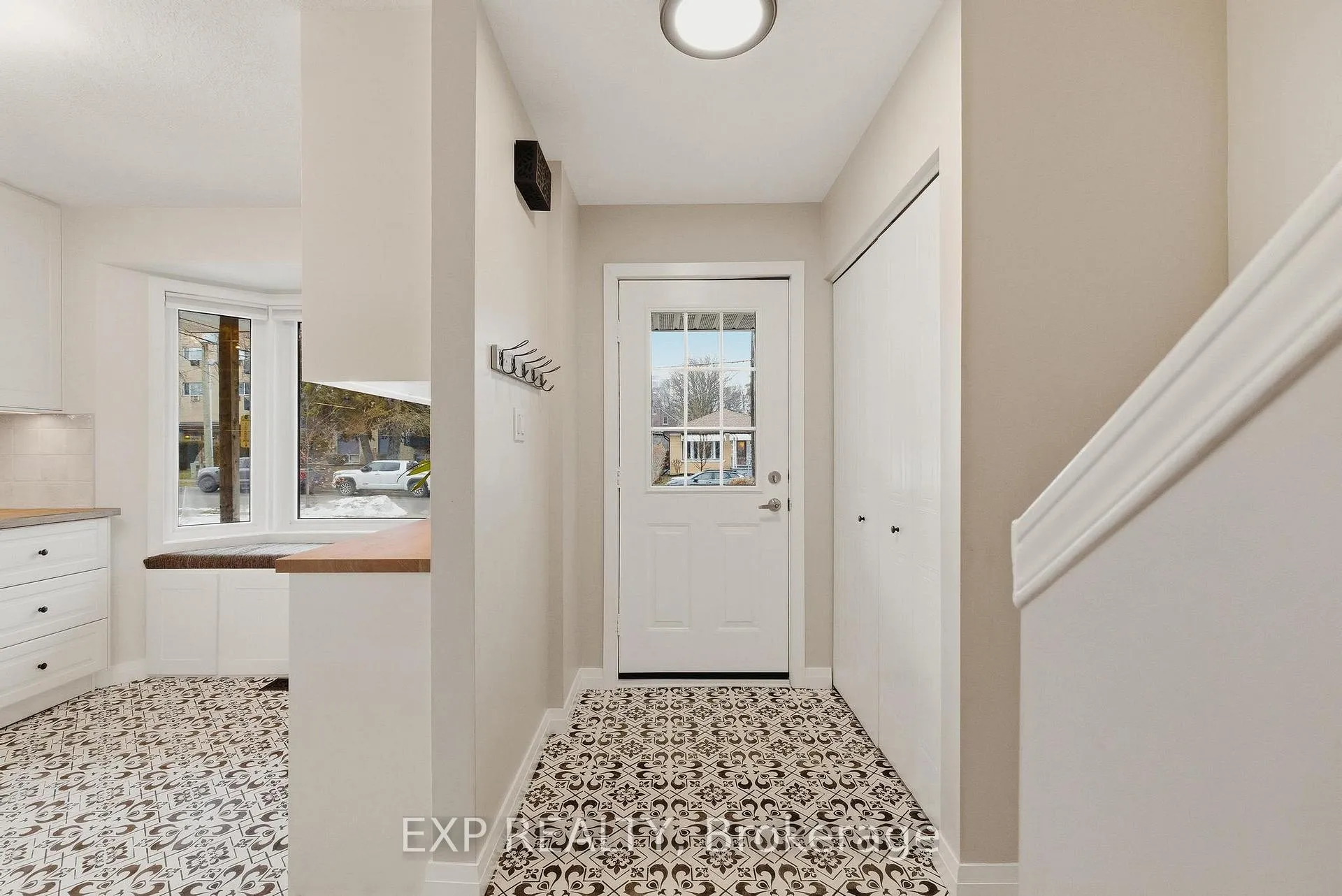 Photo 4 of 23 Talbot Street, Kitchener — HOMEH