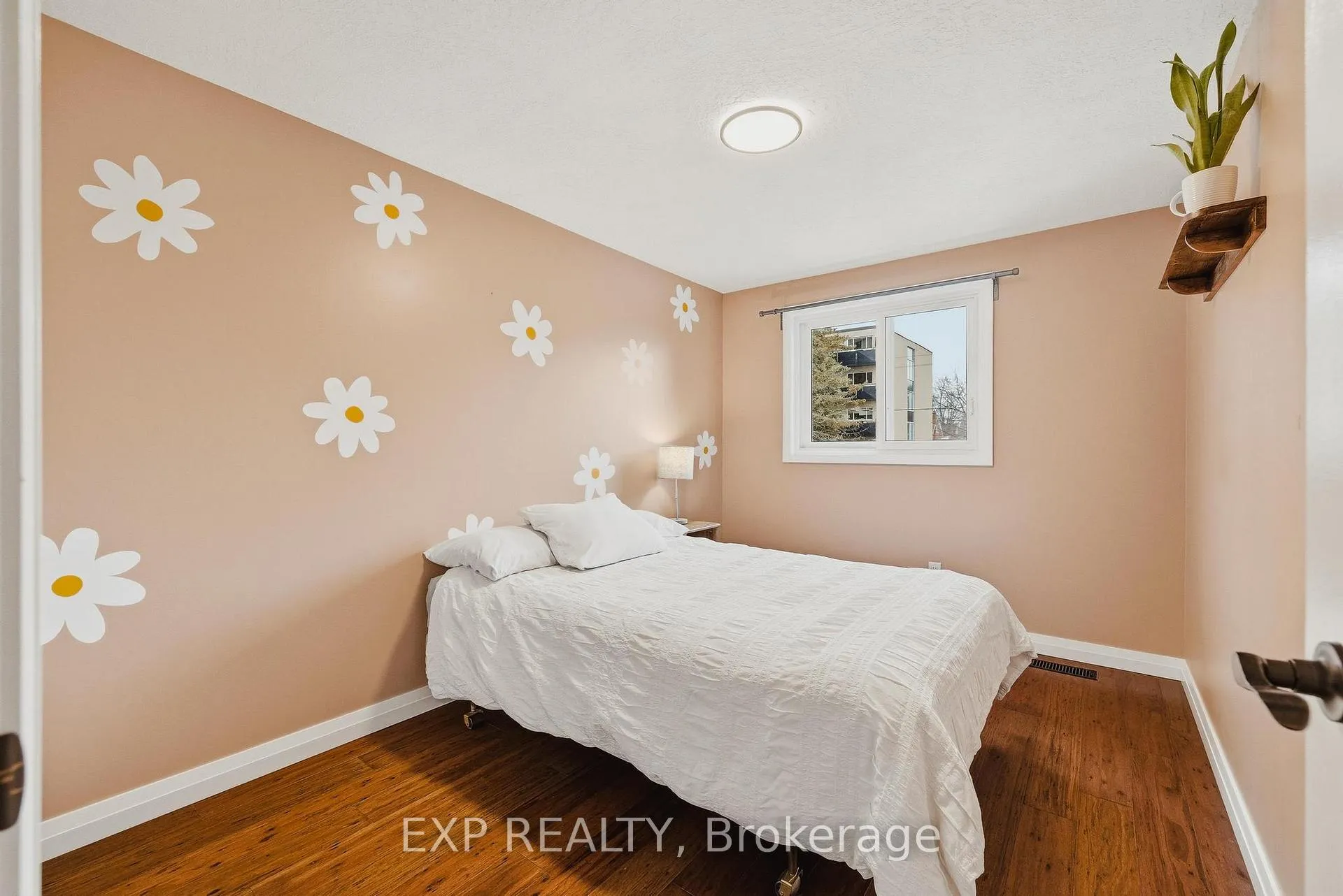 Photo 22 of 23 Talbot Street, Kitchener — HOMEH