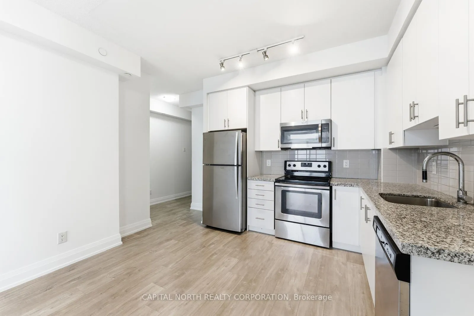 Photo 11 of Unit 2811, 3600 Highway 7, Vaughan, Vaughan Corporate Centre — HOMEH