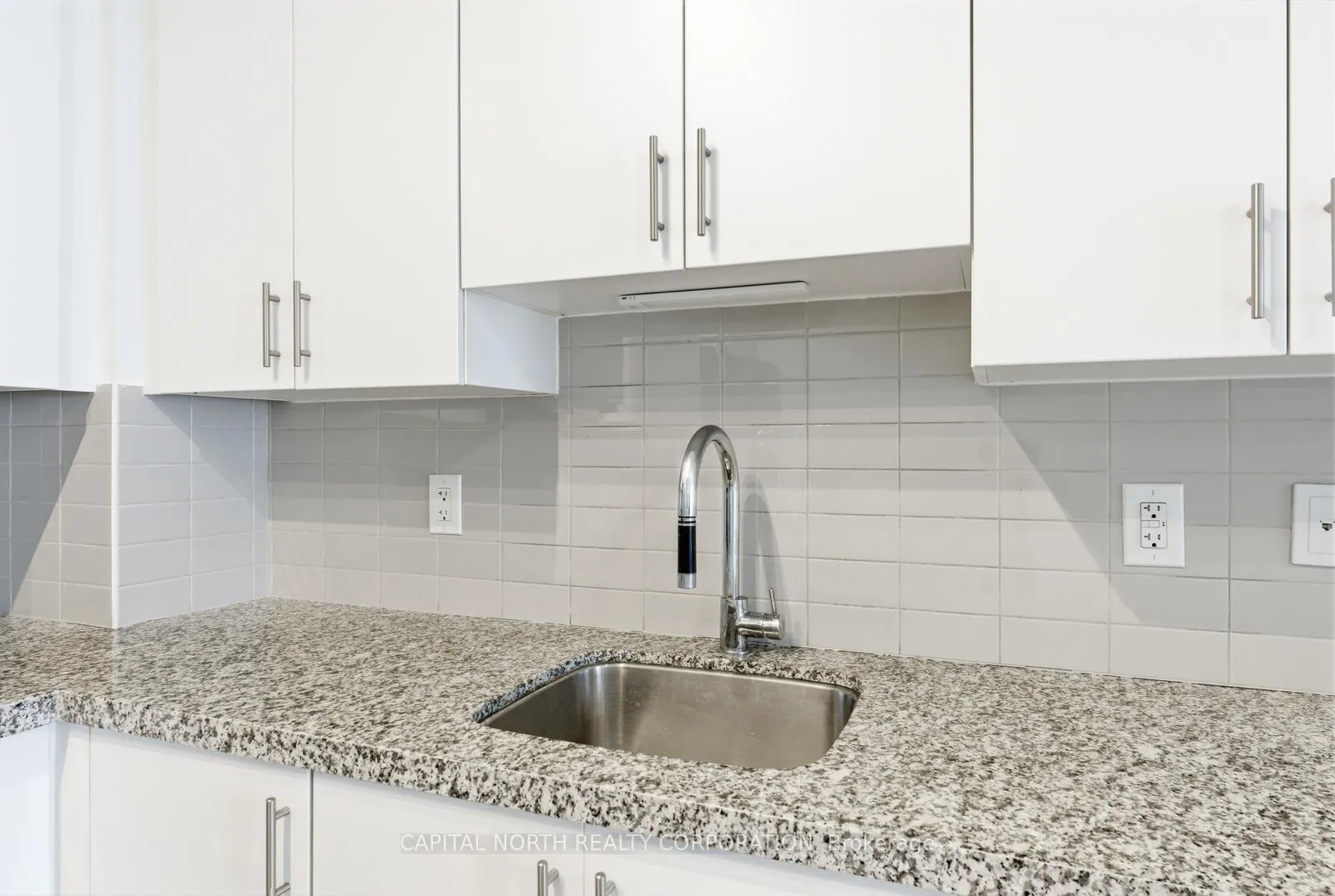 Photo 12 of Unit 2811, 3600 Highway 7, Vaughan, Vaughan Corporate Centre — HOMEH