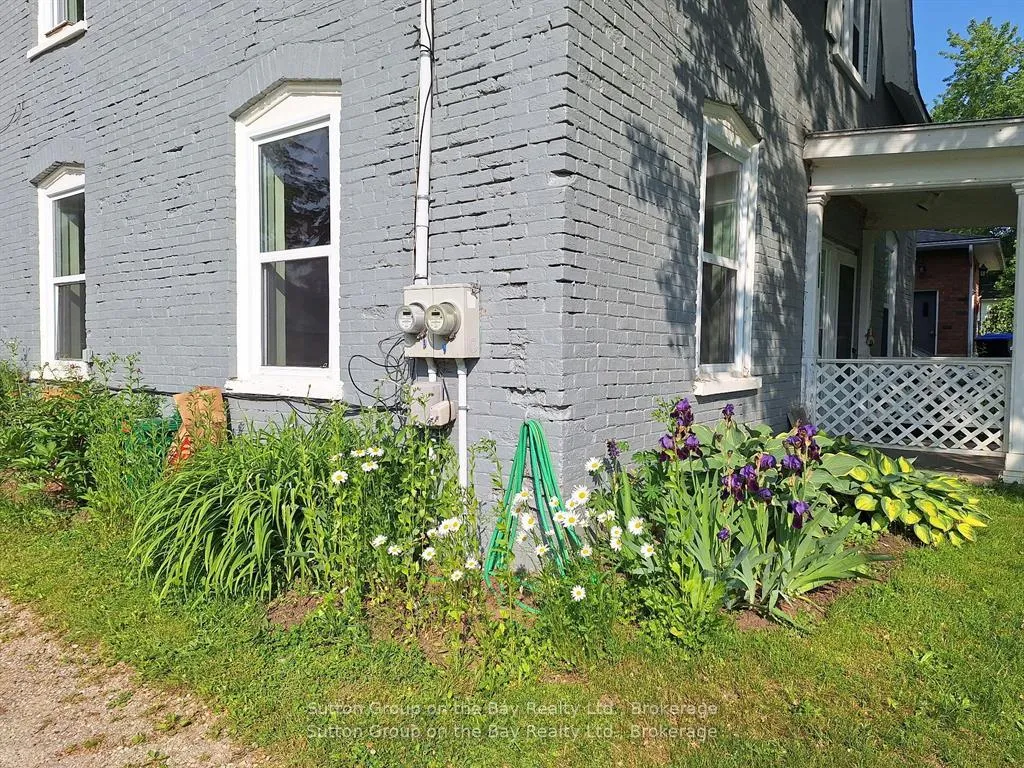 Photo 3 of 215 Cedar St. Street, Clearview, Stayner — HOMEH