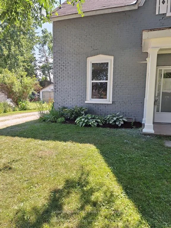 Photo 4 of 215 Cedar St. Street, Clearview, Stayner — HOMEH