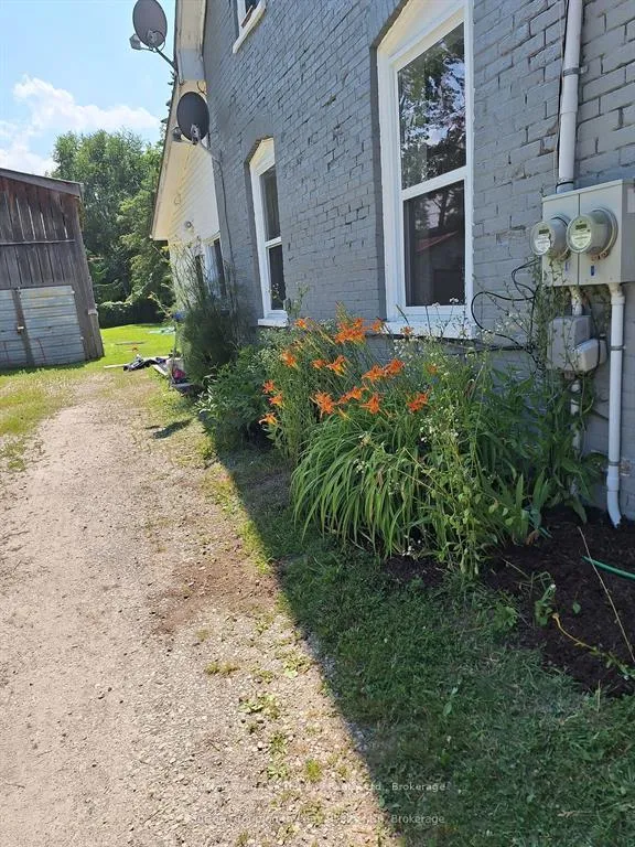 Photo 5 of 215 Cedar St. Street, Clearview, Stayner — HOMEH