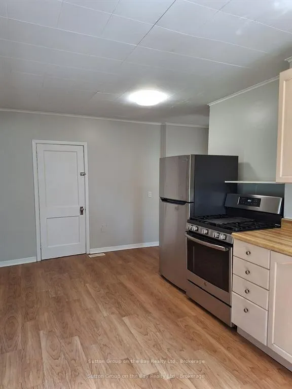 Photo 8 of 215 Cedar St. Street, Clearview, Stayner — HOMEH