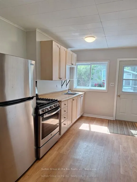 Photo 9 of 215 Cedar St. Street, Clearview, Stayner — HOMEH