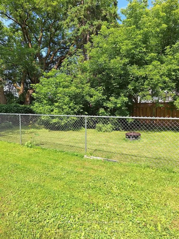 Photo 32 of 215 Cedar St. Street, Clearview, Stayner — HOMEH