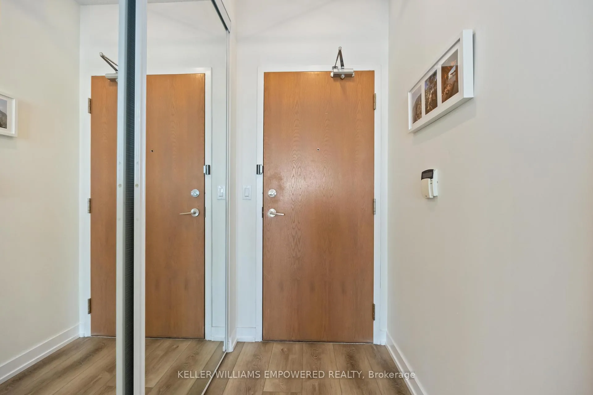 Photo 6 of Unit 2511, 219 Fort York Boulevard, Toronto, Niagara — HOMEH