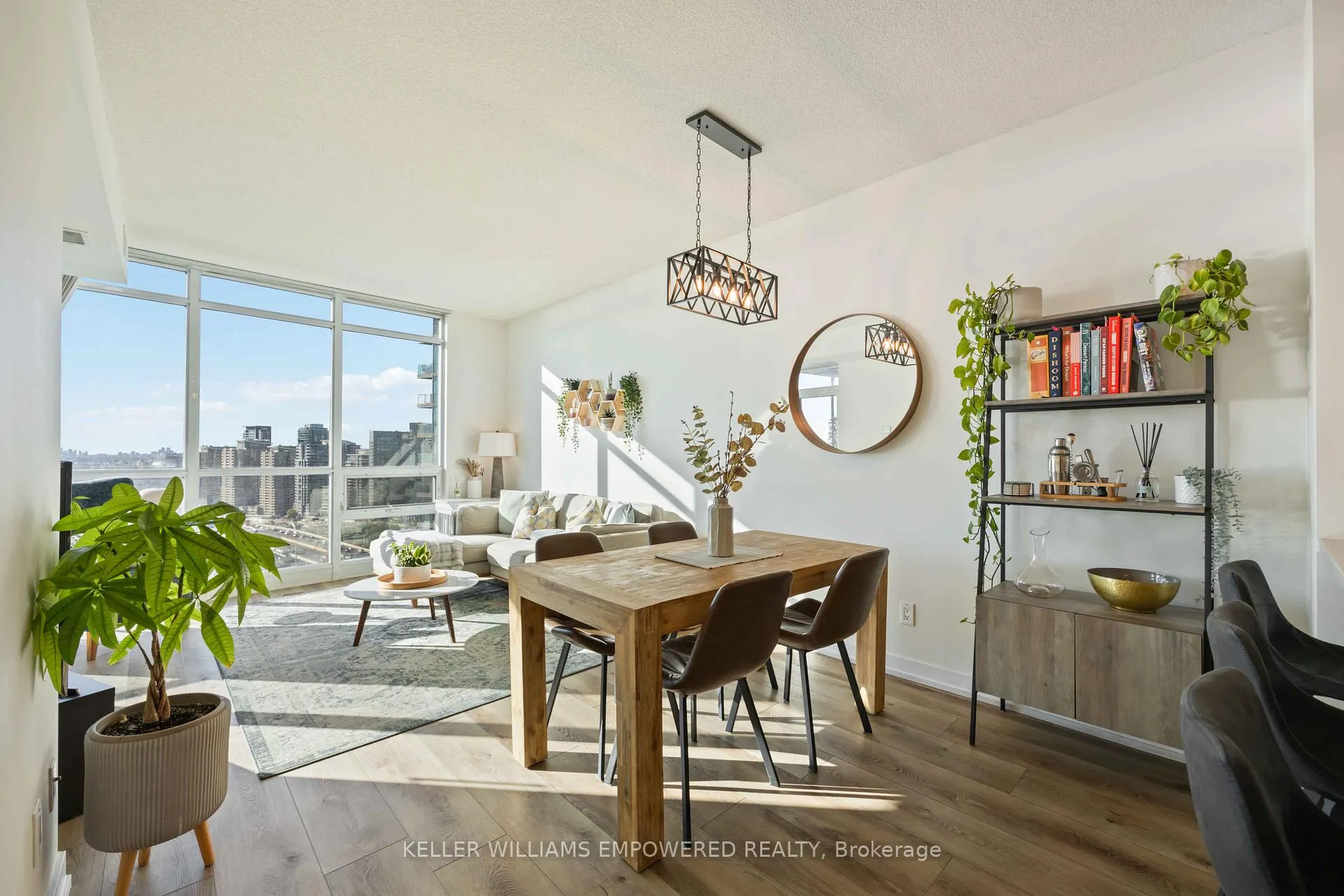 Photo 8 of Unit 2511, 219 Fort York Boulevard, Toronto, Niagara — HOMEH