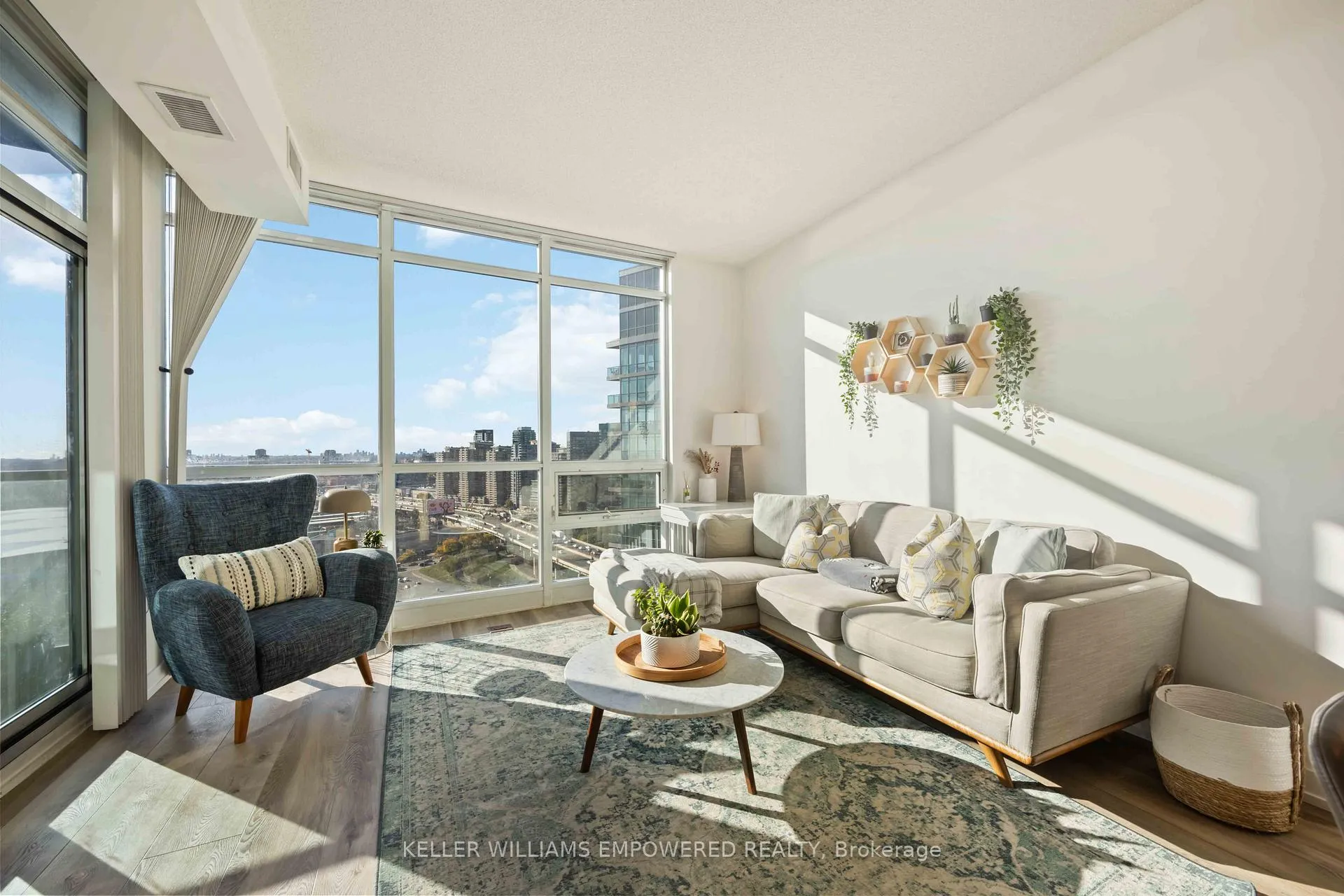 Photo 9 of Unit 2511, 219 Fort York Boulevard, Toronto, Niagara — HOMEH