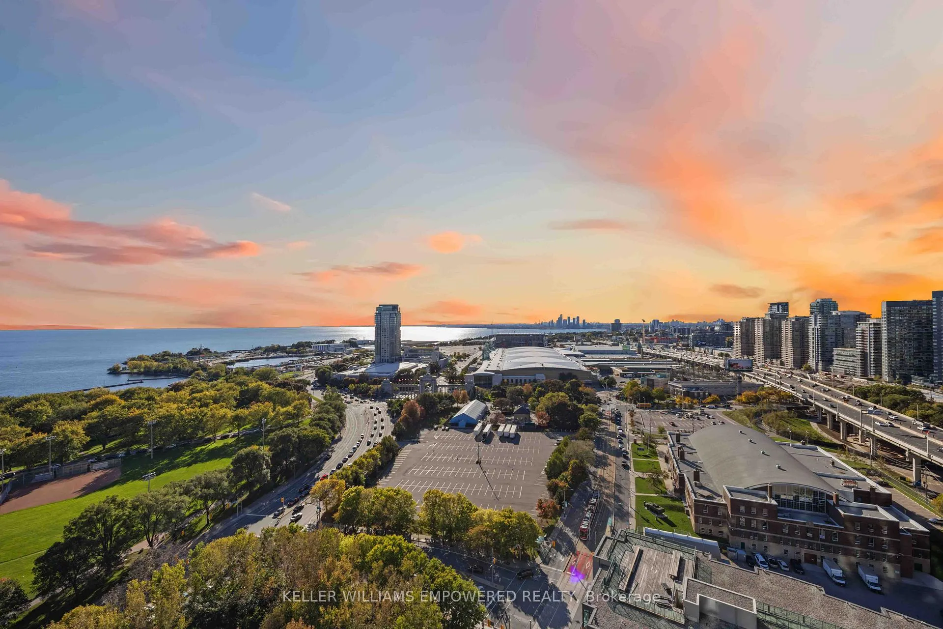 Photo 33 of Unit 2511, 219 Fort York Boulevard, Toronto, Niagara — HOMEH