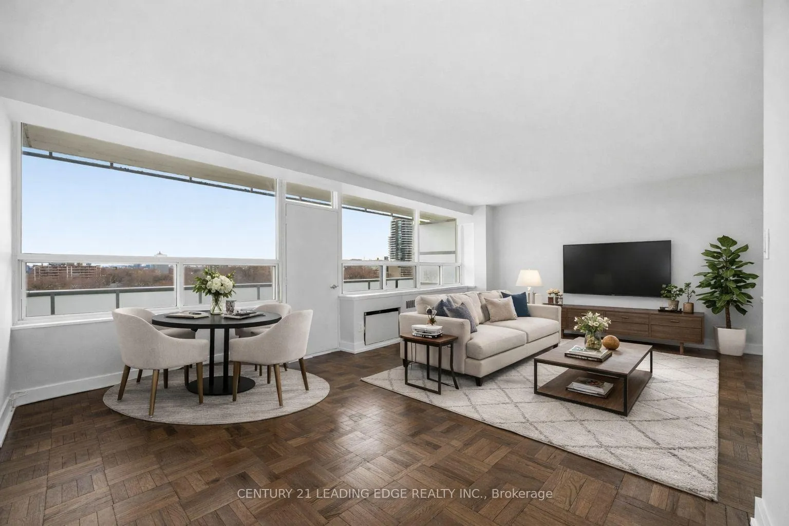 Photo 2 of Unit 901, 103 Avenue Road, Toronto, The Annex — HOMEH