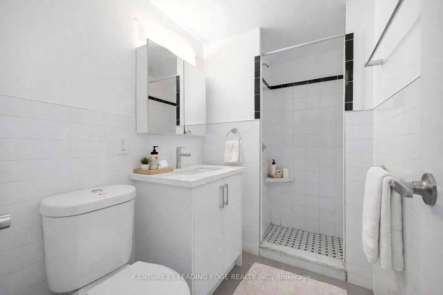 Photo 8 of Unit 901, 103 Avenue Road, Toronto, The Annex — HOMEH