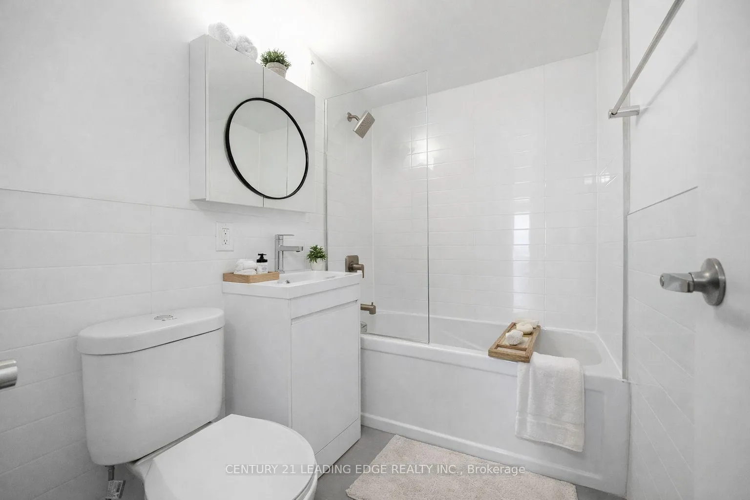 Photo 10 of Unit 901, 103 Avenue Road, Toronto, The Annex — HOMEH
