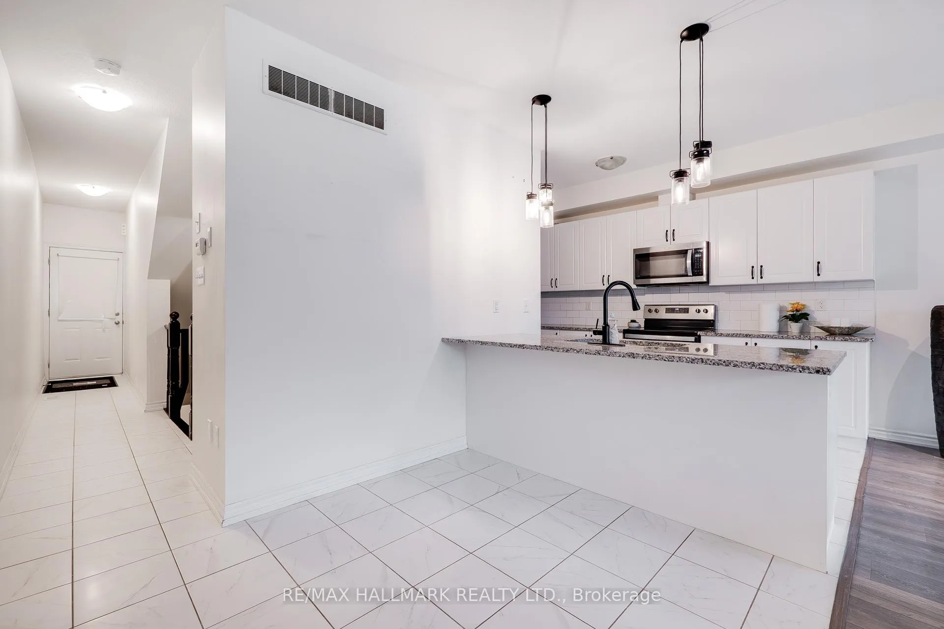 Photo 12 of 397 Westwood Dr B, Kitchener — HOMEH