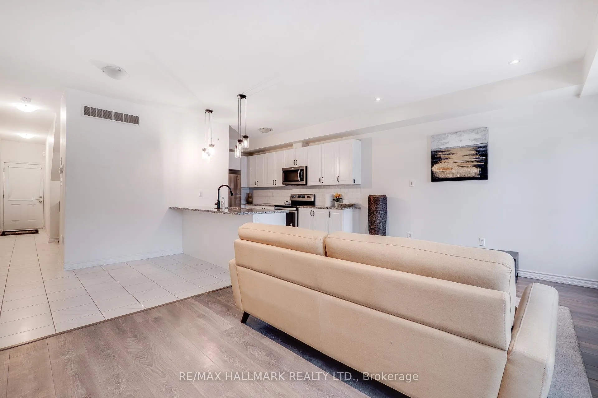 Photo 14 of 397 Westwood Dr B, Kitchener — HOMEH