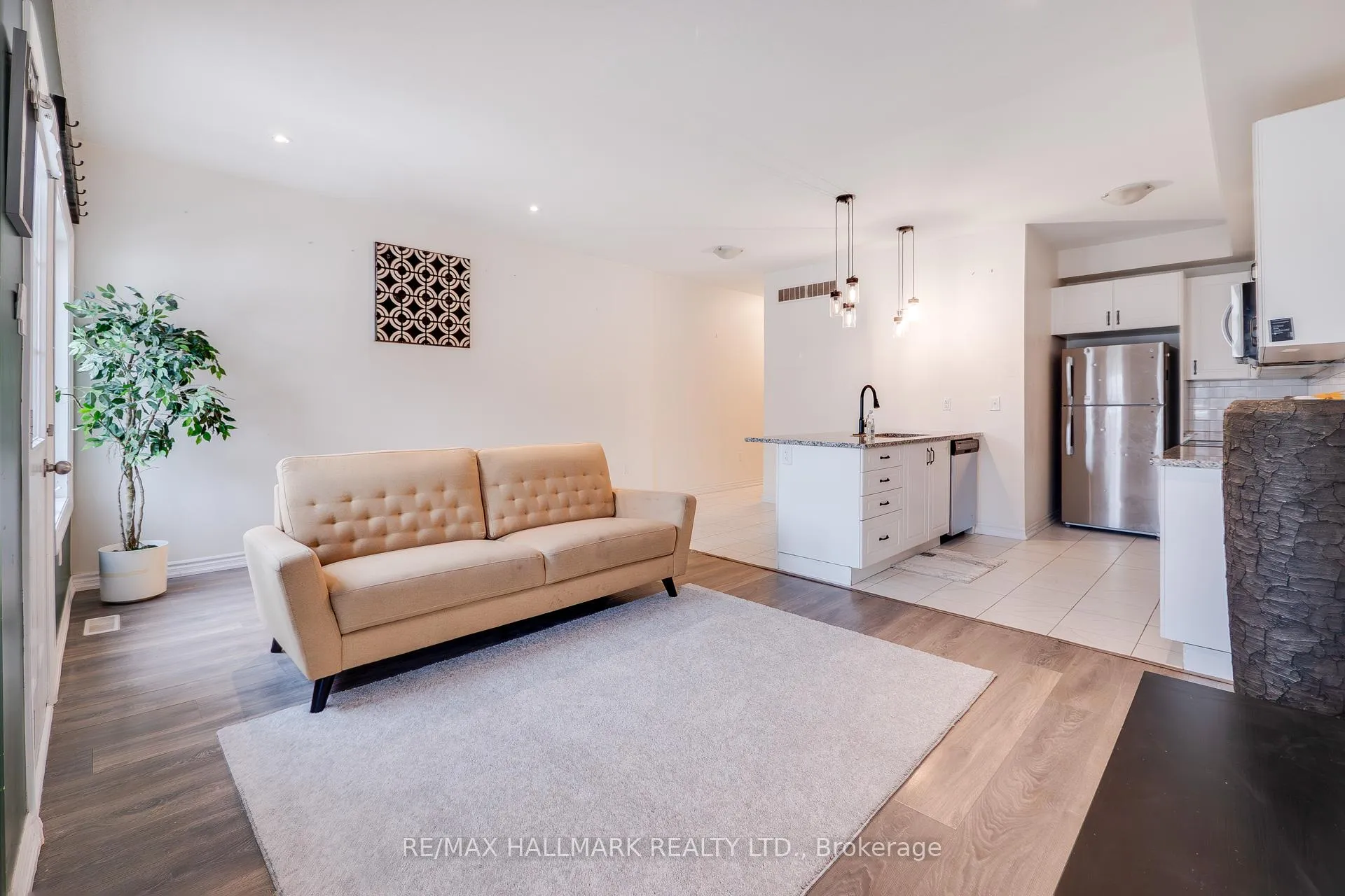 Photo 16 of 397 Westwood Dr B, Kitchener — HOMEH