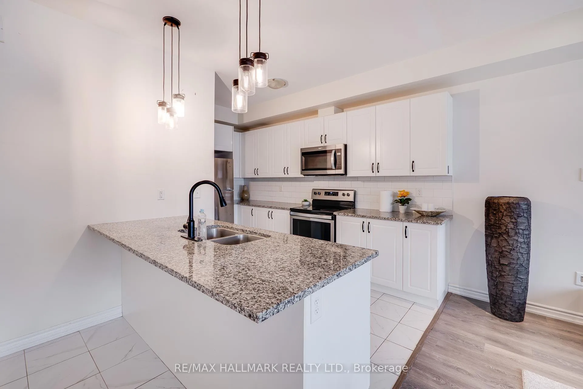 Photo 18 of 397 Westwood Dr B, Kitchener — HOMEH