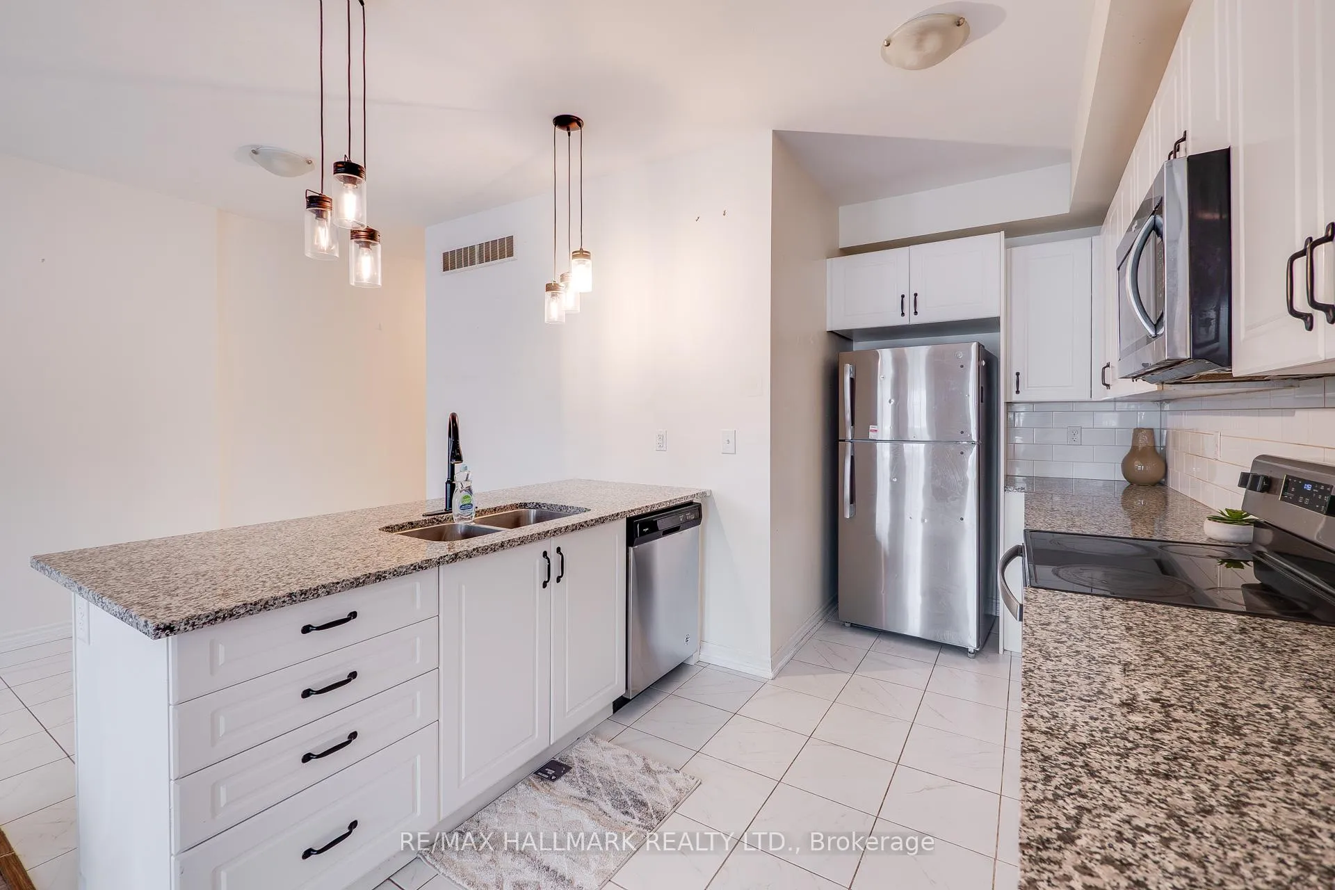 Photo 22 of 397 Westwood Dr B, Kitchener — HOMEH