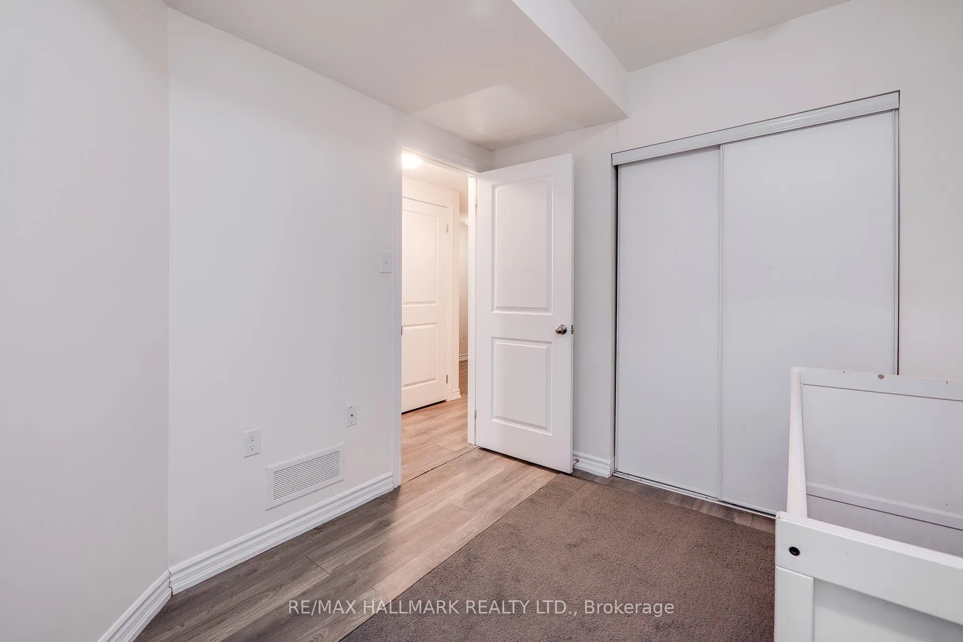 Photo 30 of 397 Westwood Dr B, Kitchener — HOMEH