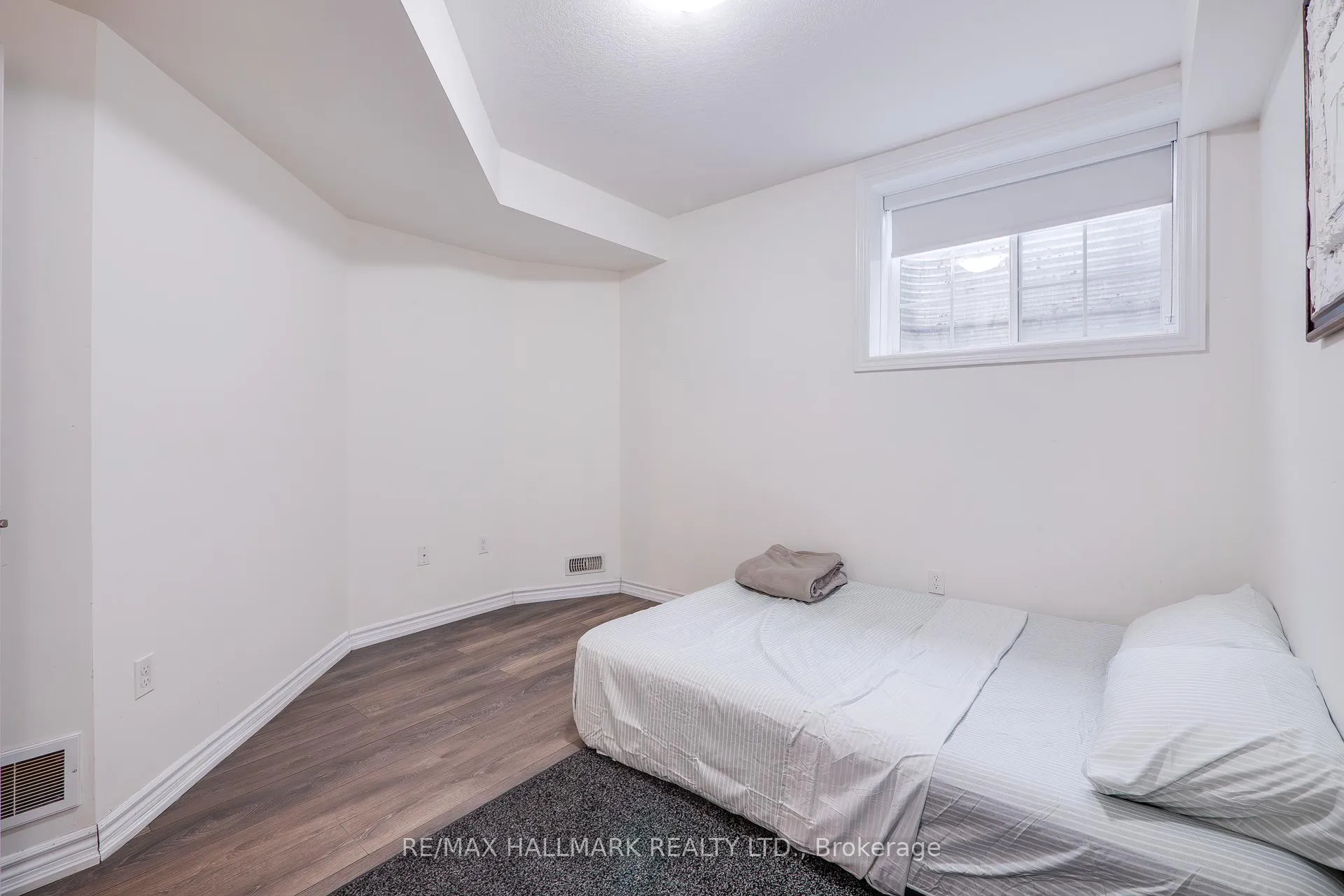 Photo 33 of 397 Westwood Dr B, Kitchener — HOMEH